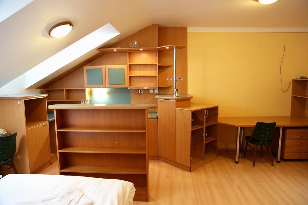 Apartments Kroměříž Szoba fotó